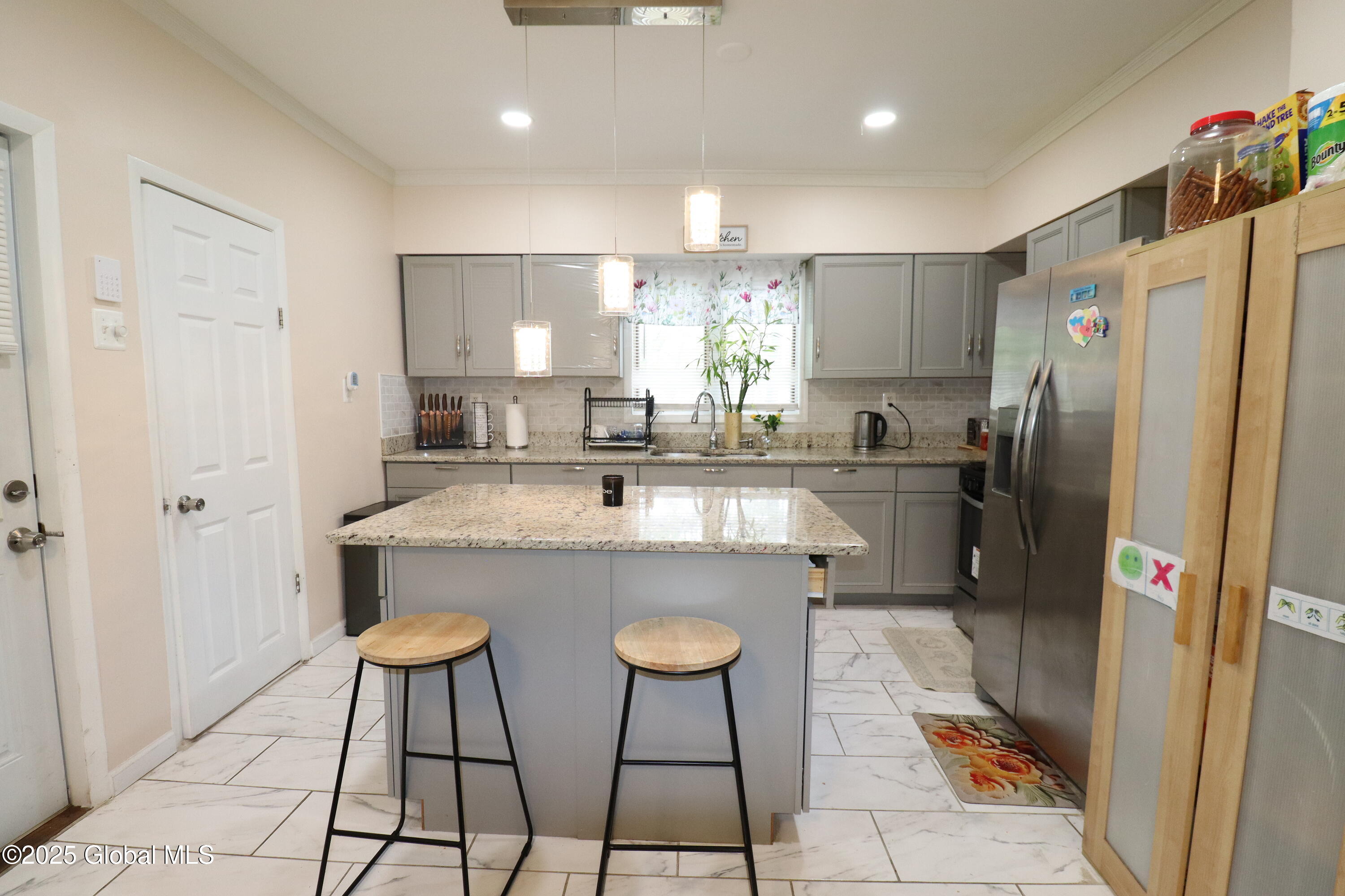 2346 William Street Schenectady, NY 12306 - Photo 12 of 29 IMG_5951