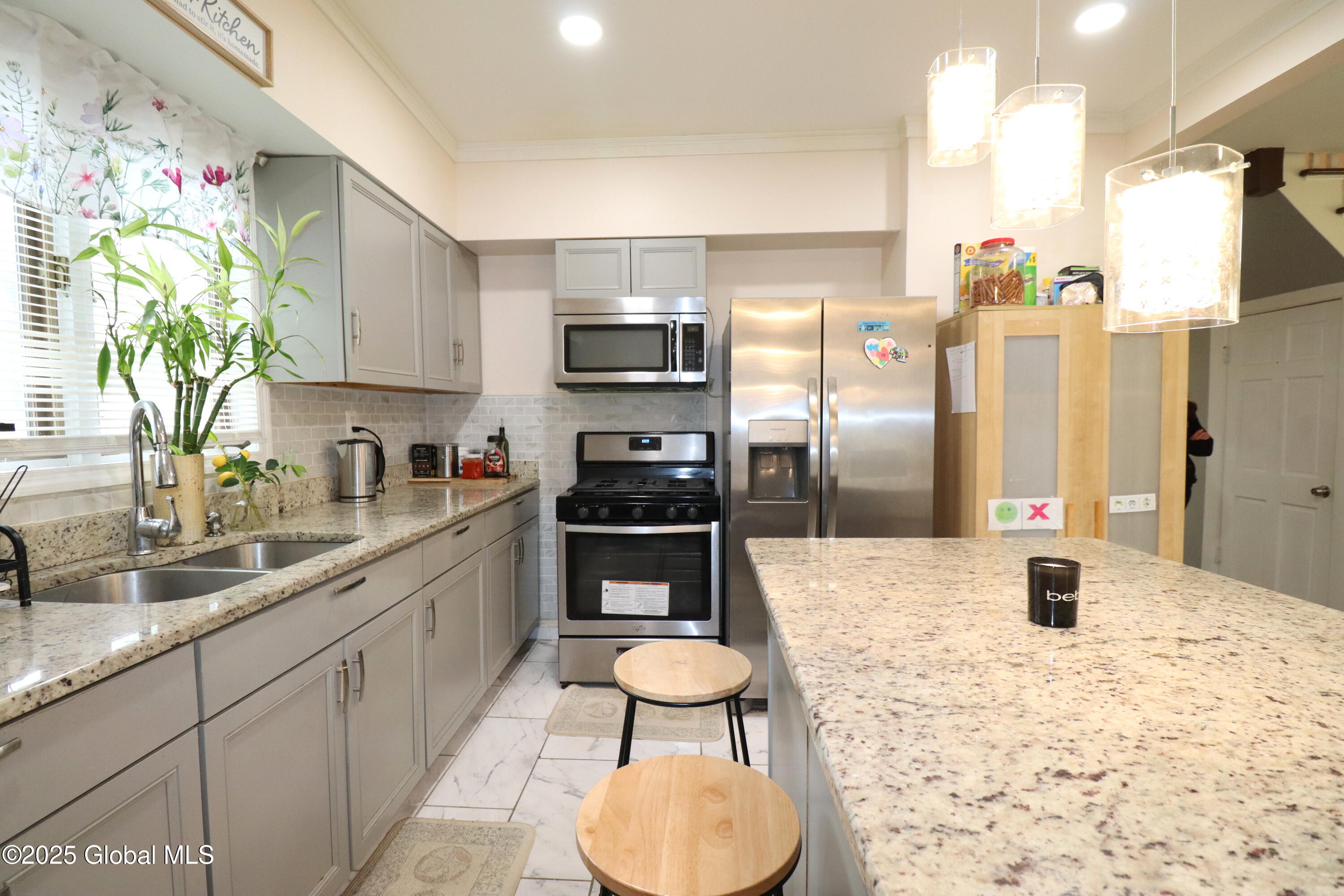 2346 William Street Schenectady, NY 12306 - Photo 15 of 29 IMG_5957