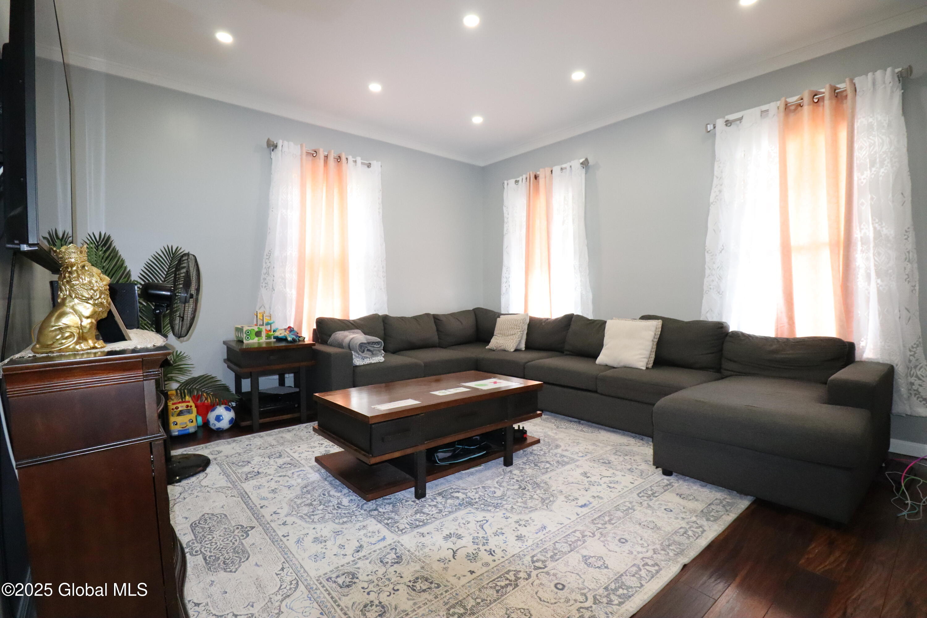 2346 William Street Schenectady, NY 12306 - Photo 18 of 29 IMG_5966