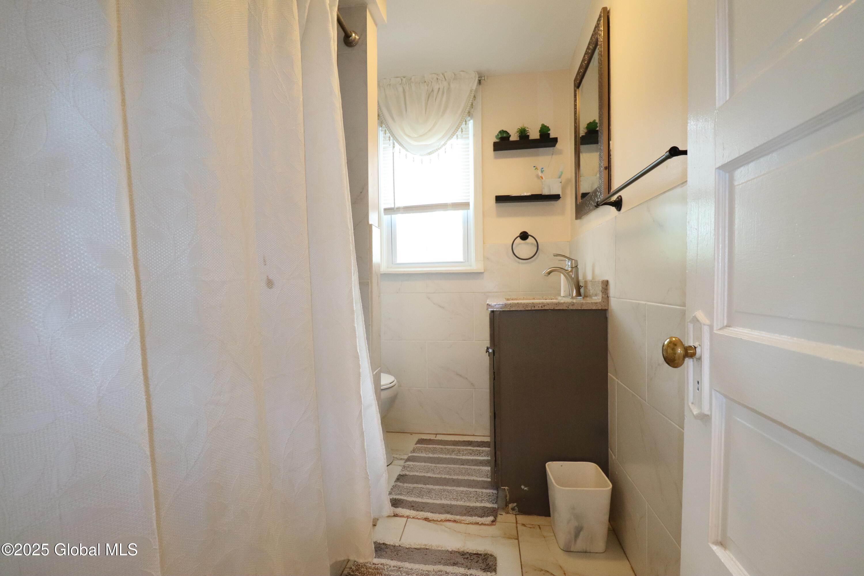 2346 William Street Schenectady, NY 12306 - Photo 24 of 29 IMG_5983