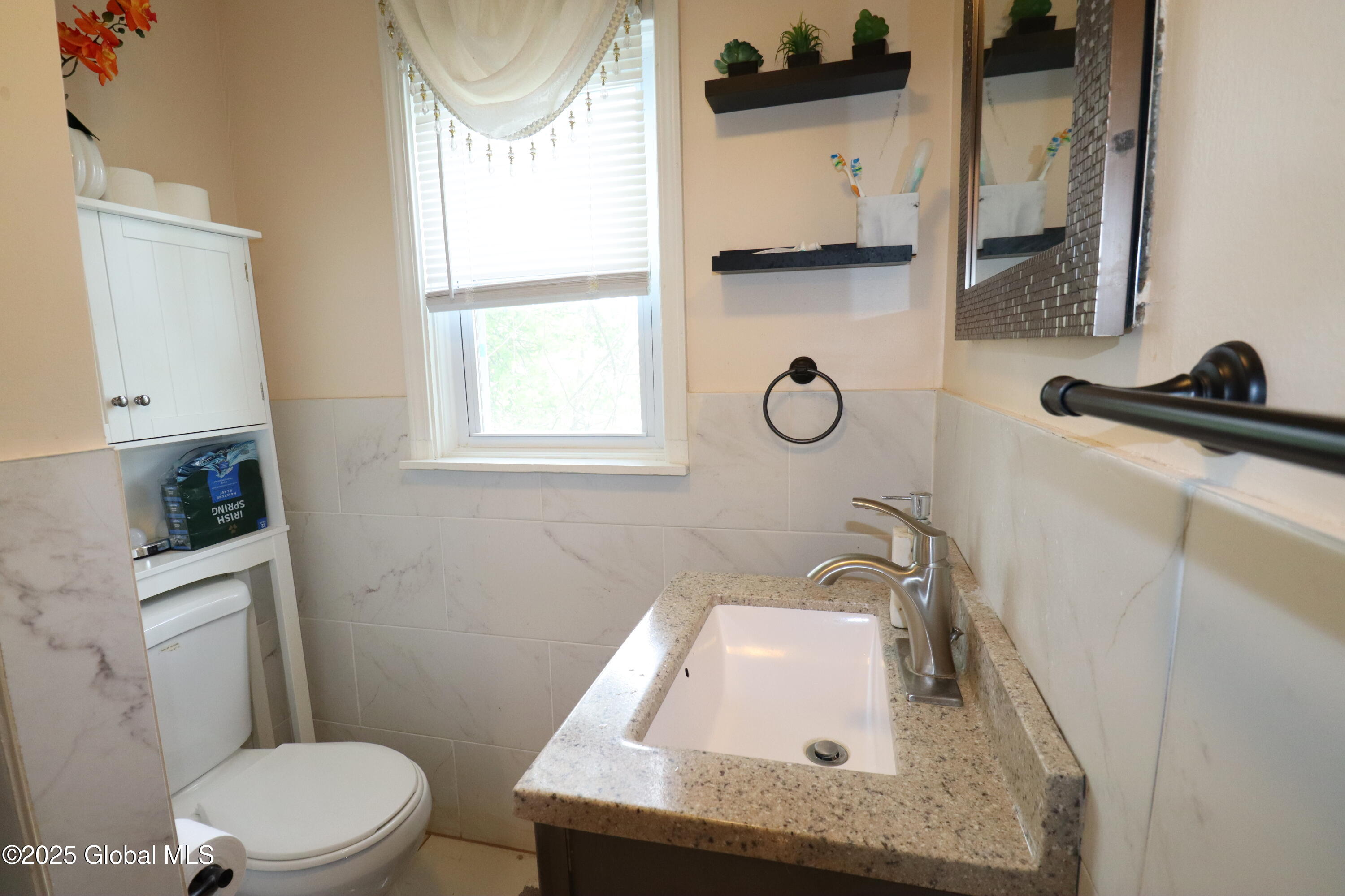 2346 William Street Schenectady, NY 12306 - Photo 25 of 29 IMG_5984