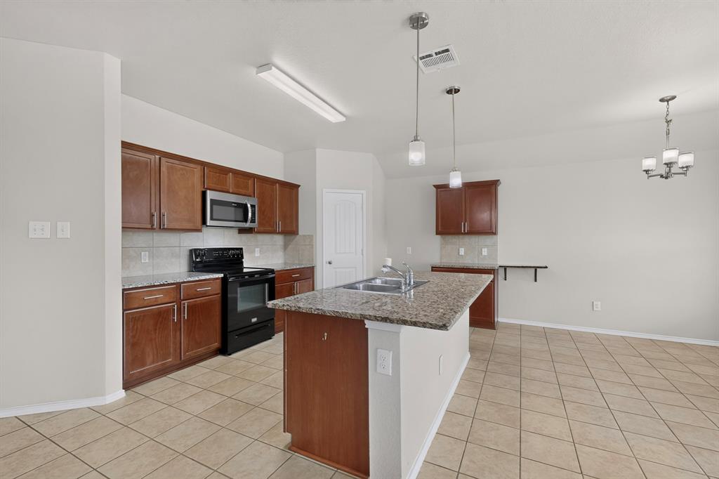 2425 Willard Way Forney, TX 75126 - Photo 7 of 39