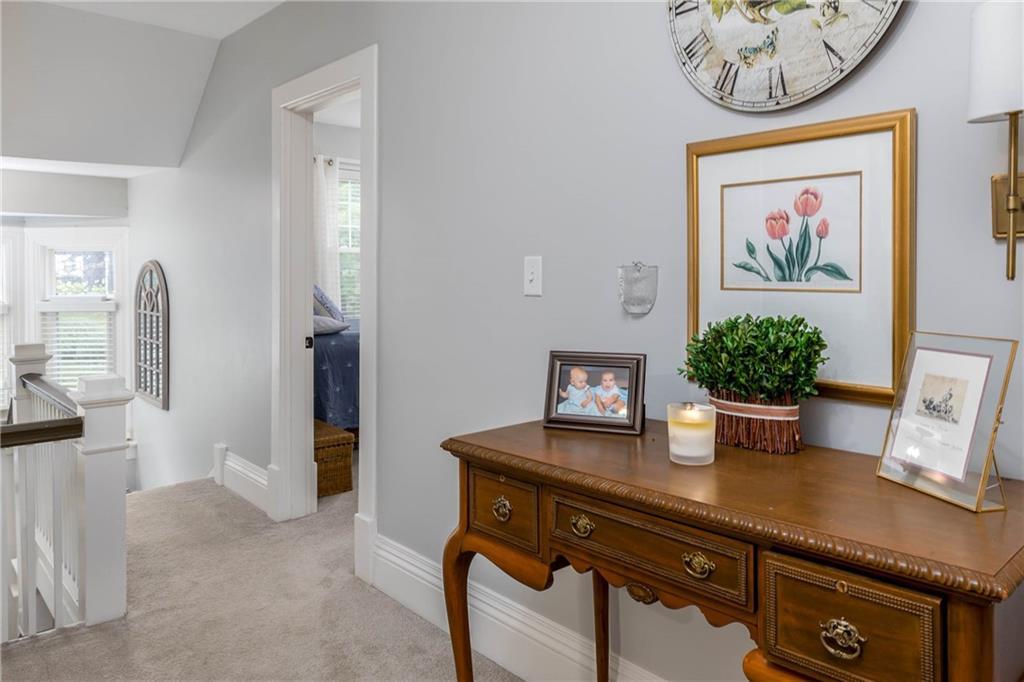 115 Edgecliff Road Carnegie, PA 15106 - Photo 23 of 43 2nd floor hallway