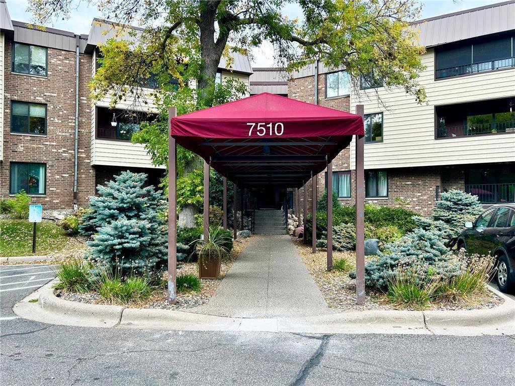7510 Cahill Road, Unit 303B Edina, MN 55439 - Photo 10 of 18