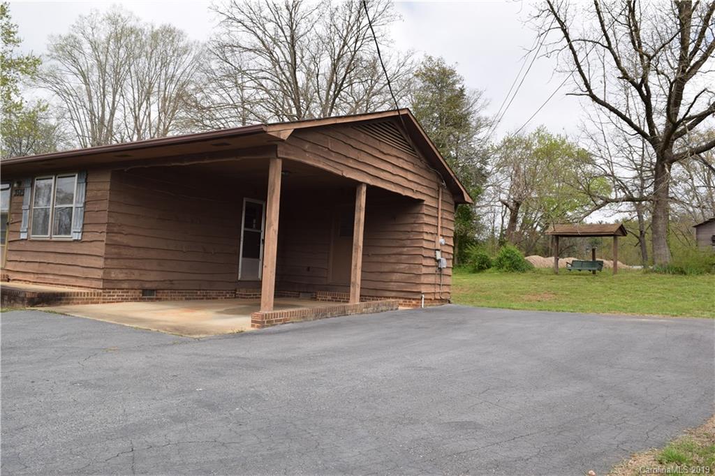 3515 Hartland Road Morganton, NC 28655 - Photo 2 of 16 Gallery Image 2