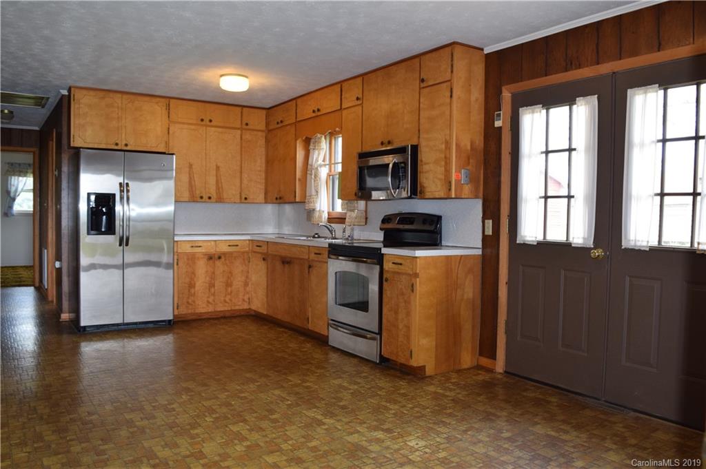 3515 Hartland Road Morganton, NC 28655 - Photo 3 of 16 Gallery Image 3