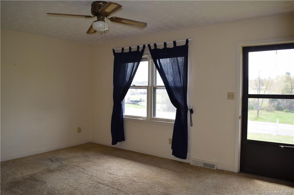 3515 Hartland Road Morganton, NC 28655 - Photo 5 of 16 Gallery Image 5