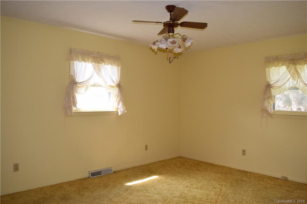 3515 Hartland Road Morganton, NC 28655 - Photo 6 of 16 Gallery Image 6