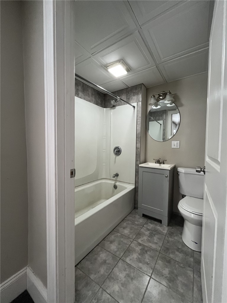 217 State Street, Unit 2R Bristol, RI 02809 - Photo 9 of 10