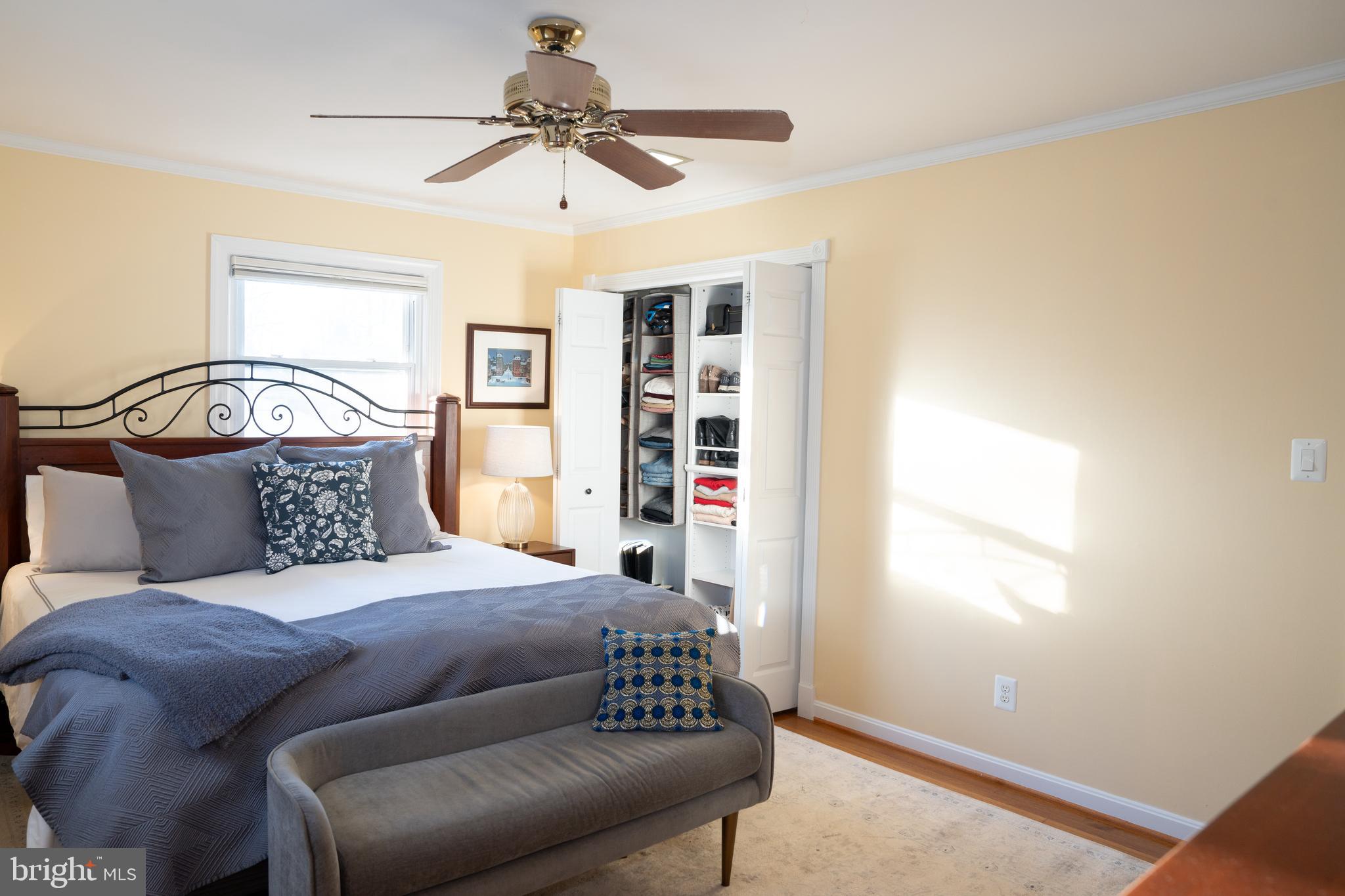 907 Timber Lane Southwest Vienna, VA 22180 - Photo 12 of 32 Primary Bedroom