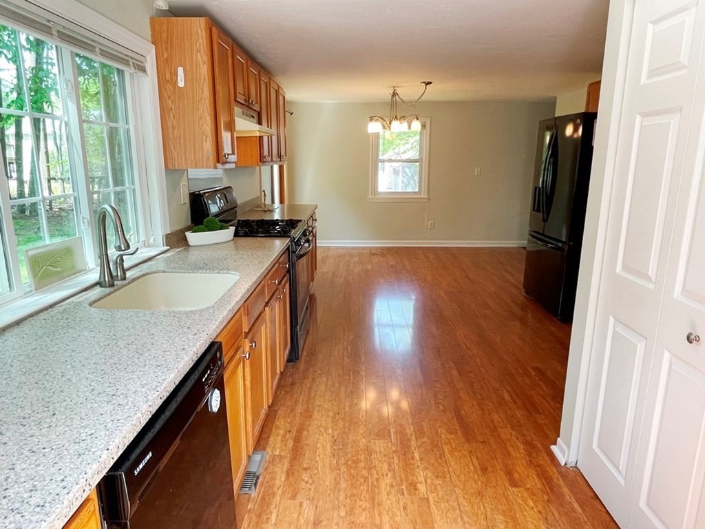 17 Grace Ann Road Pembroke, MA 02359 - Photo 2 of 29 Gallery Image 2