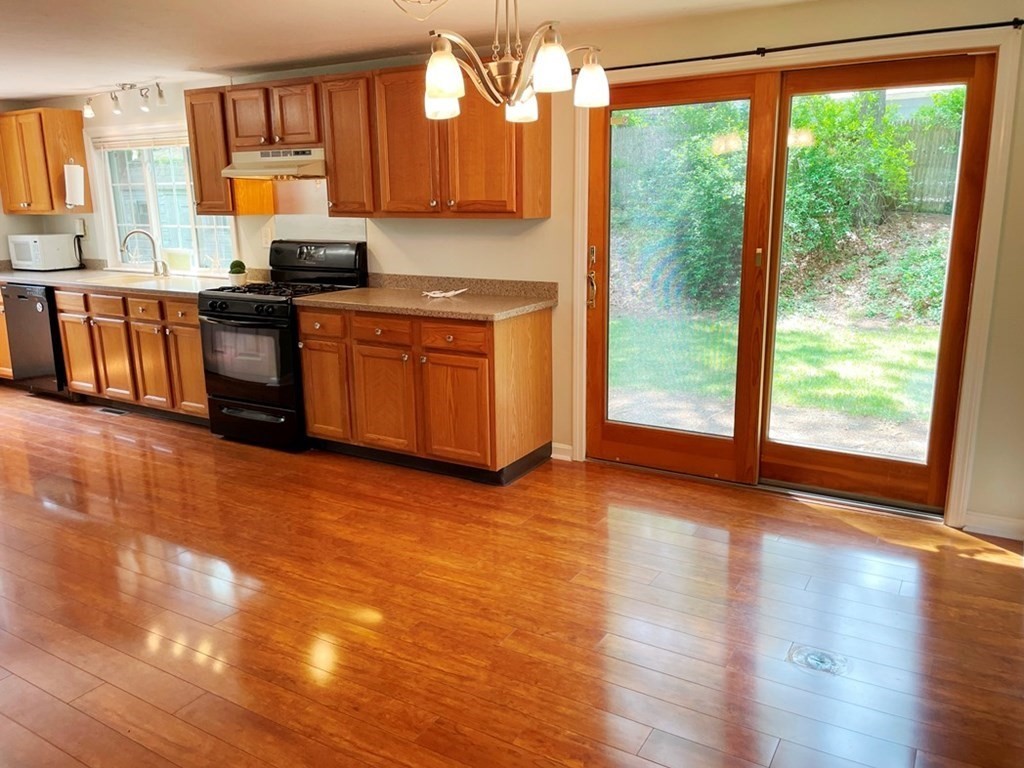 17 Grace Ann Road Pembroke, MA 02359 - Photo 6 of 29 Gallery Image 6