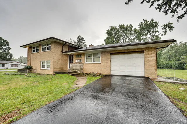 $2,300 | 3235 West 157th Street, Markham, IL 60428