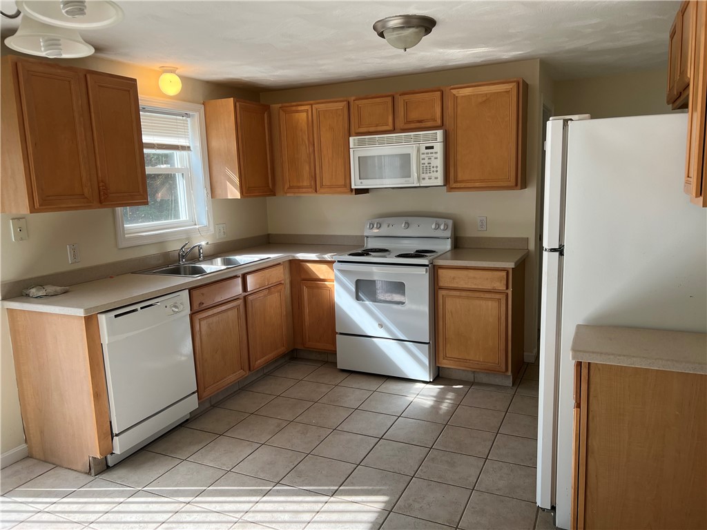 171 New River Road Lincoln, RI 02838 - Photo 4 of 15