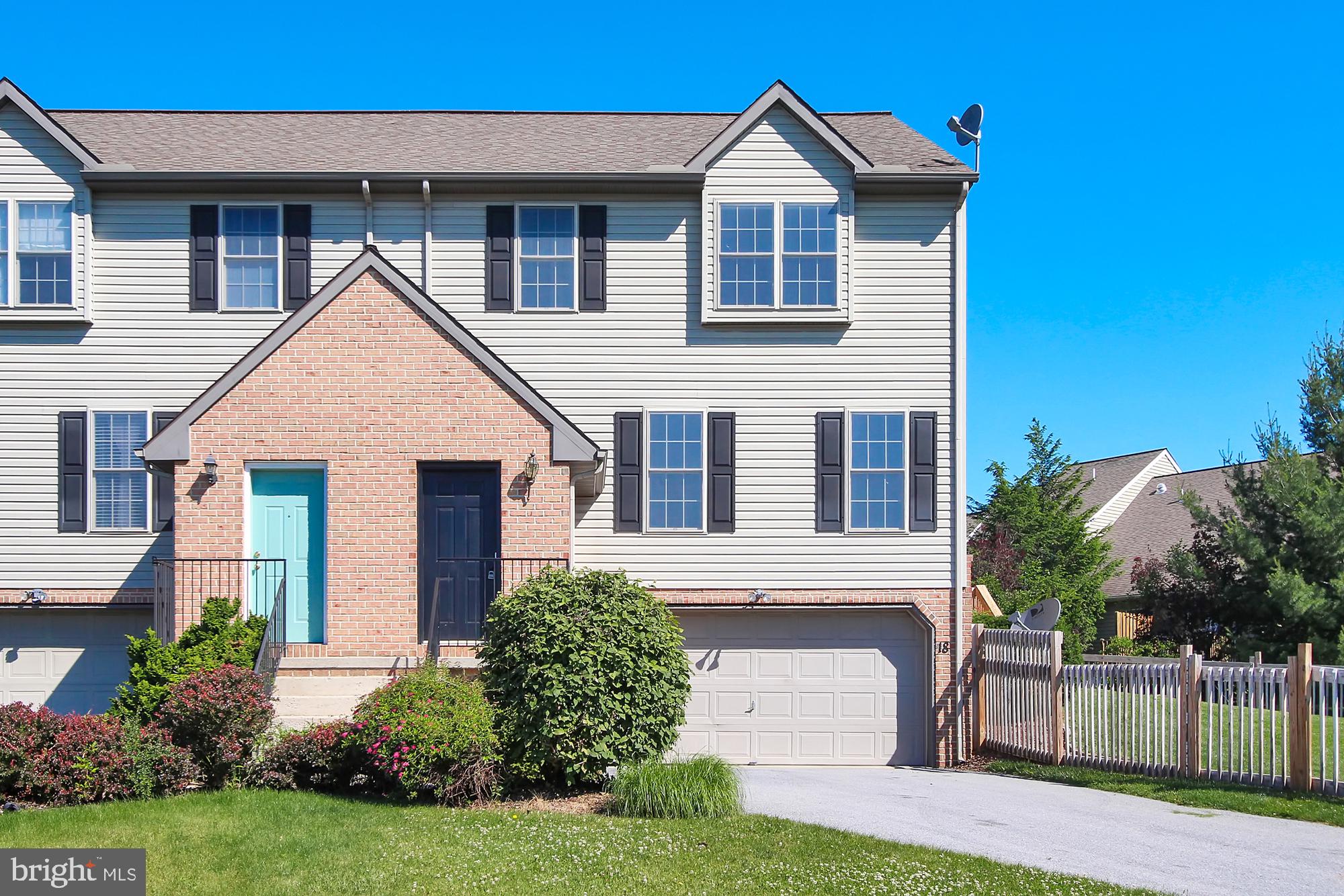 18 Rockford Road Mountville, PA 17554 - Photo 2 of 25 Gallery Image 2