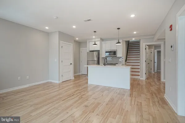 $2,300 | 1710 Cambridge Street, Unit 8, Philadelphia, PA 19130