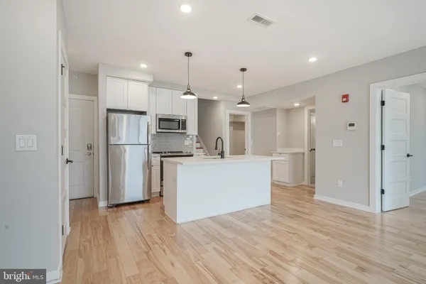 $2,300 | 1710 Cambridge Street, Unit 8, Philadelphia, PA 19130