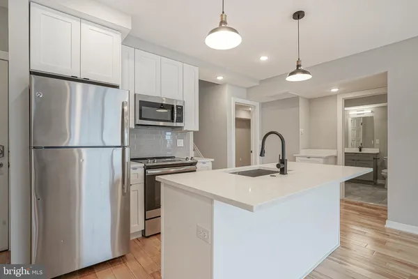 $2,300 | 1710 Cambridge Street, Unit 8, Philadelphia, PA 19130