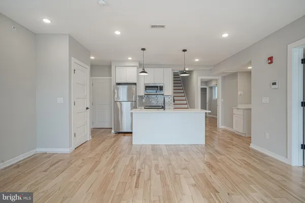 $2,300 | 1710 Cambridge Street, Unit 8, Philadelphia, PA 19130