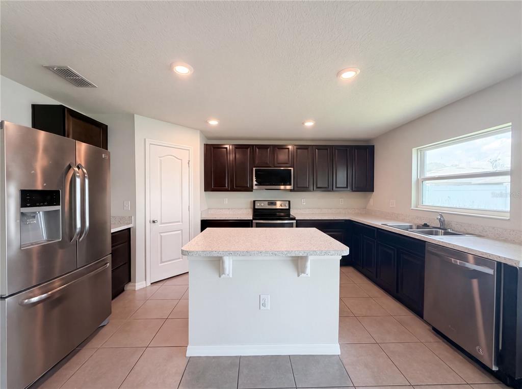 4272 Moon Shadow Loop Mulberry, FL 33860 - Photo 9 of 21