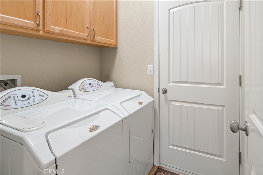 3065 Sweetwater Chico, CA 95973 - Photo 19 of 38 Laundry room