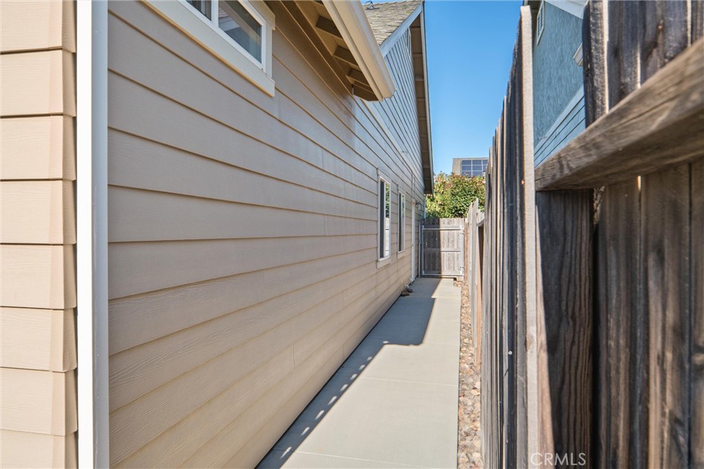 3065 Sweetwater Chico, CA 95973 - Photo 34 of 38 Easy maintenance side yard