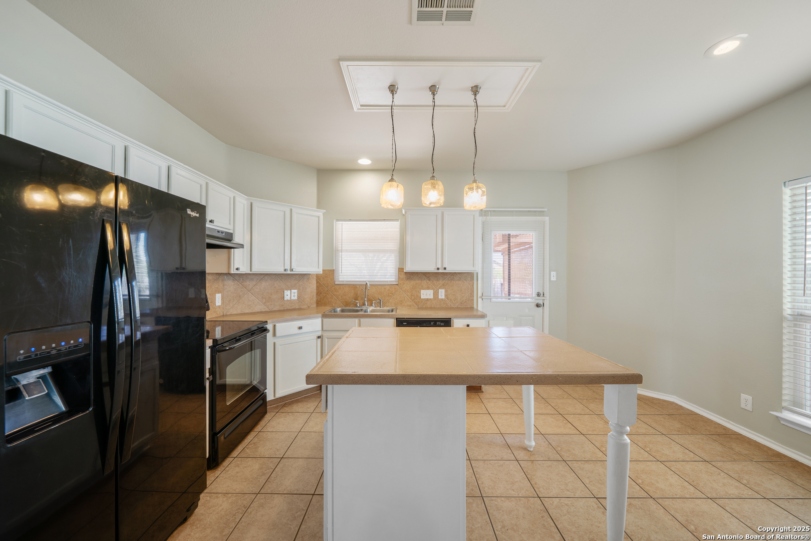 124 Rustic Trail Cibolo, TX 78108 - Photo 10 of 31 Gallery Image 10