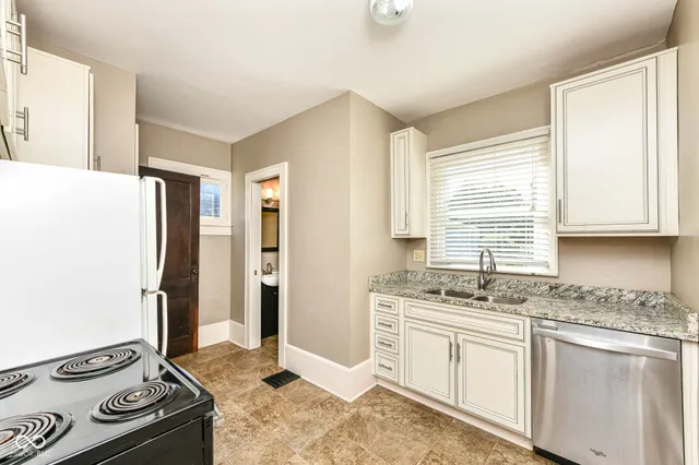 $1,750 | 6038 North College Avenue, Indianapolis, IN 46220