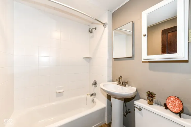 $1,750 | 6038 North College Avenue, Indianapolis, IN 46220