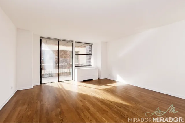 $4,300 | 330 East 39th Street, Unit 28A | Murray Hill