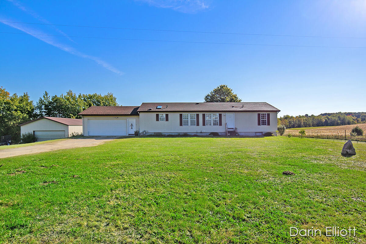 8301 47 Road Cadillac, MI 49601 - Photo 1 of 32 IMG_1000