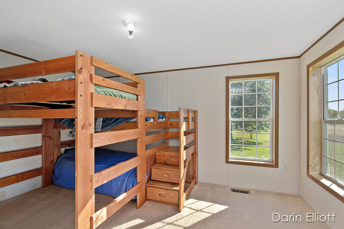 8301 47 Road Cadillac, MI 49601 - Photo 16 of 32 IMG_1016