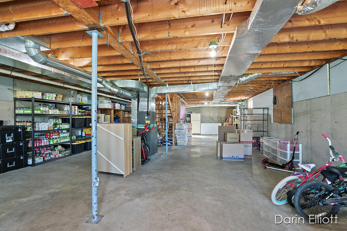 8301 47 Road Cadillac, MI 49601 - Photo 20 of 32 IMG_1020