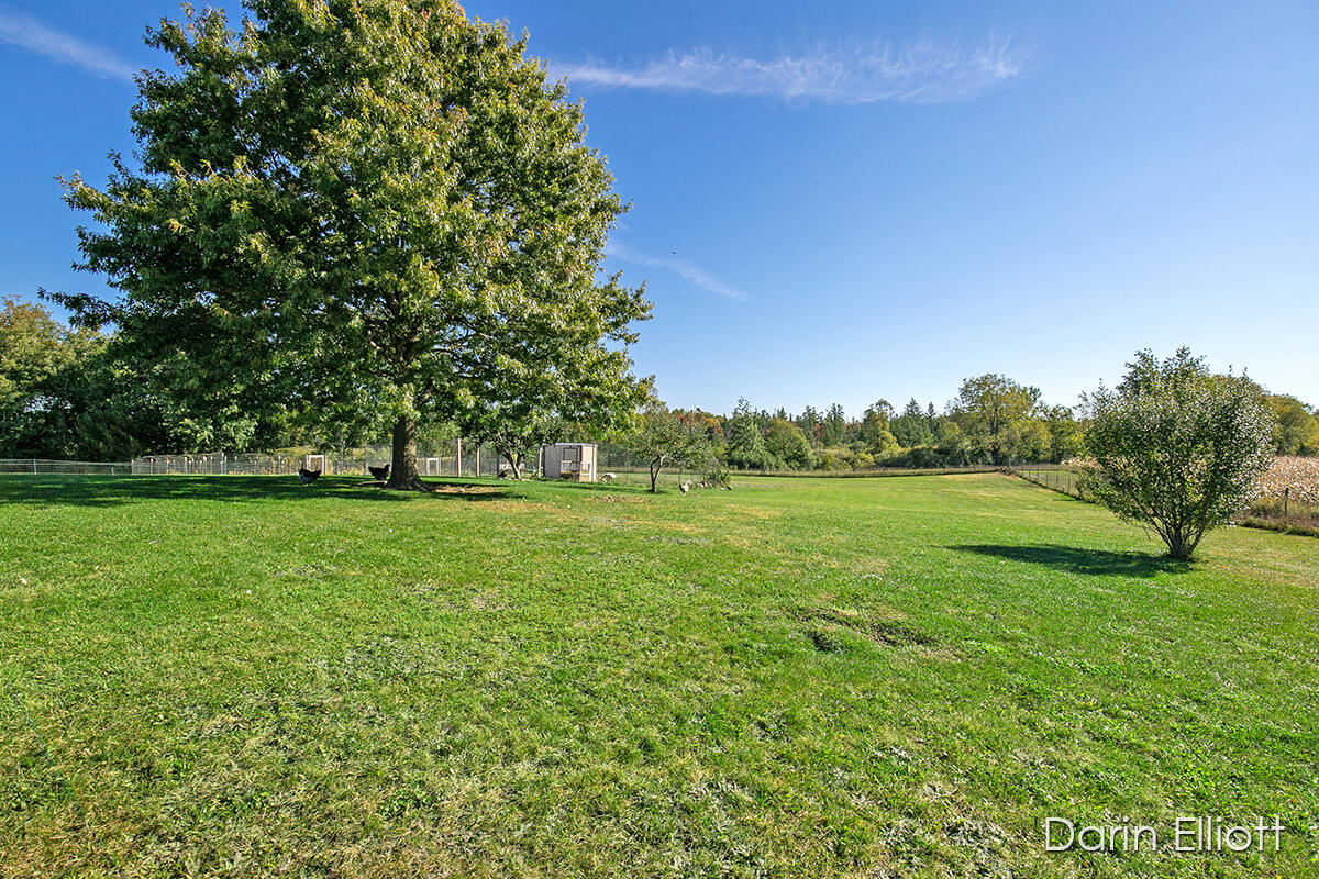 8301 47 Road Cadillac, MI 49601 - Photo 23 of 32 IMG_1023