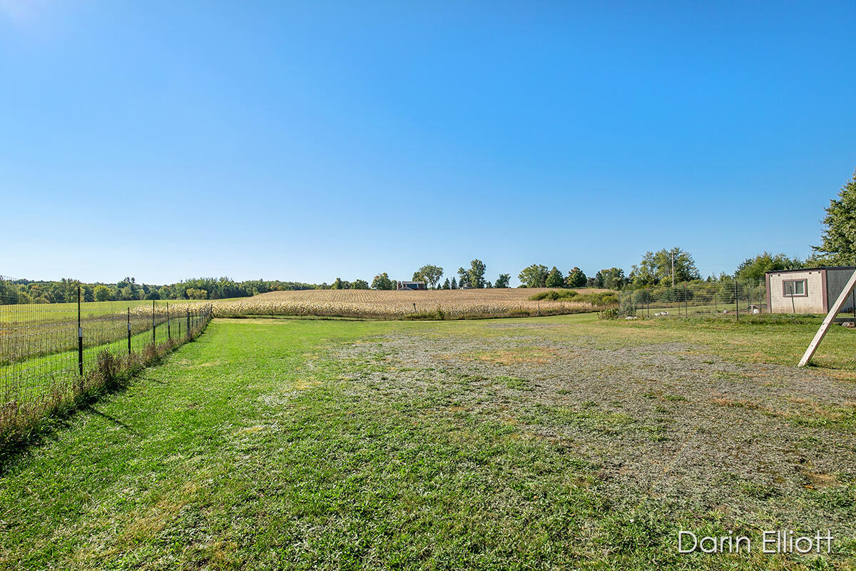 8301 47 Road Cadillac, MI 49601 - Photo 27 of 32 IMG_1027