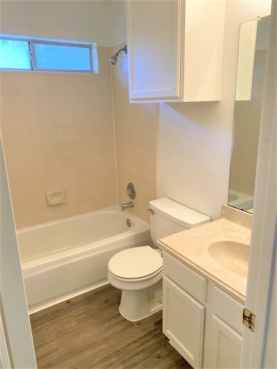 3011 Pheasant Run Humble, TX 77396 - Photo 14 of 17 a bathroom with a toilet and a bathtub