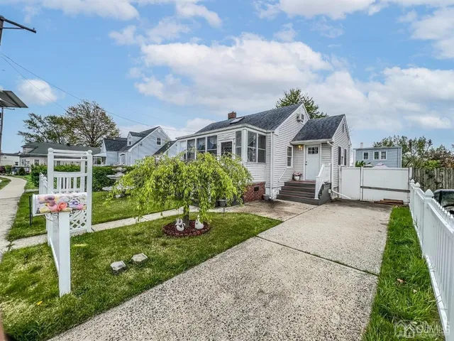 $2,800 | 114 Larch Street, Port Reading, NJ 07064