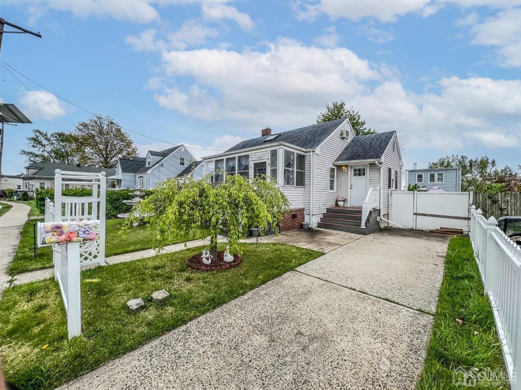 114 Larch Street Port Reading, NJ 07064 - Photo 2 of 22