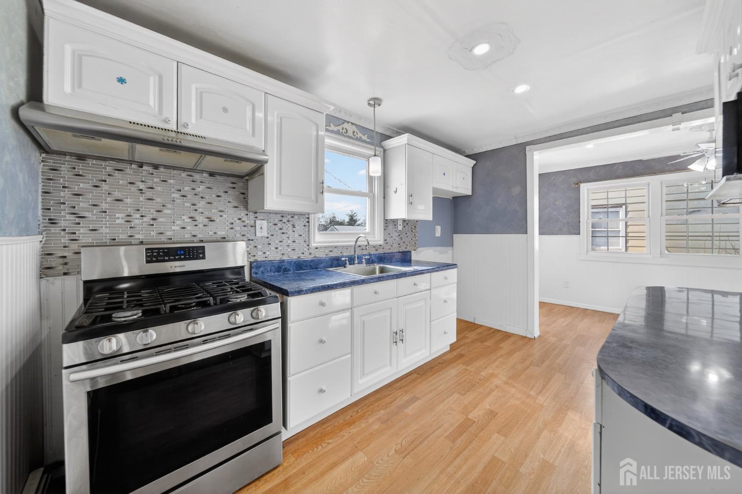 114 Larch Street Port Reading, NJ 07064 - Photo 5 of 22