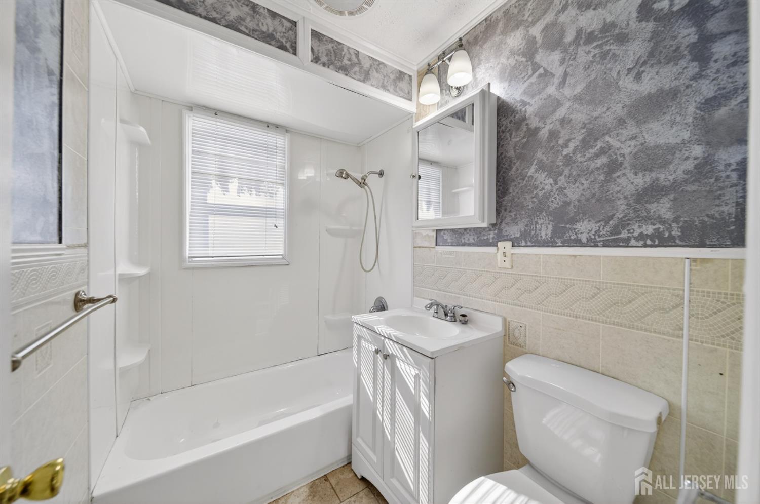 114 Larch Street Port Reading, NJ 07064 - Photo 10 of 22