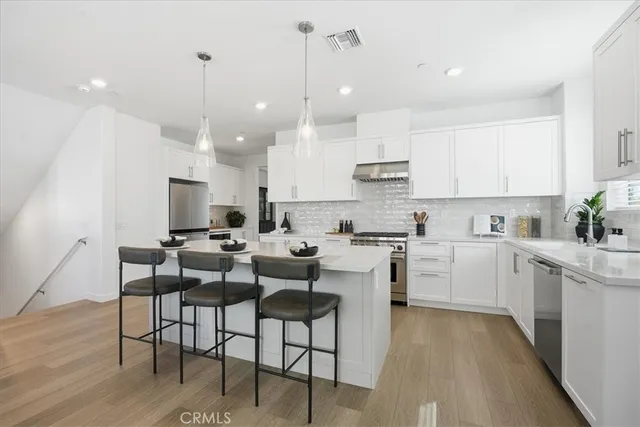 $1,345,000 | 2364 Haley Pt Drive, Unit 103, Ventura, CA 93003