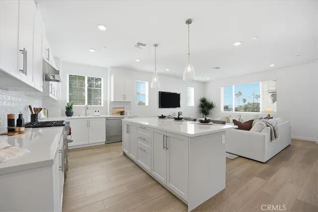 $1,345,000 | 2364 Haley Pt Drive, Unit 103, Ventura, CA 93003