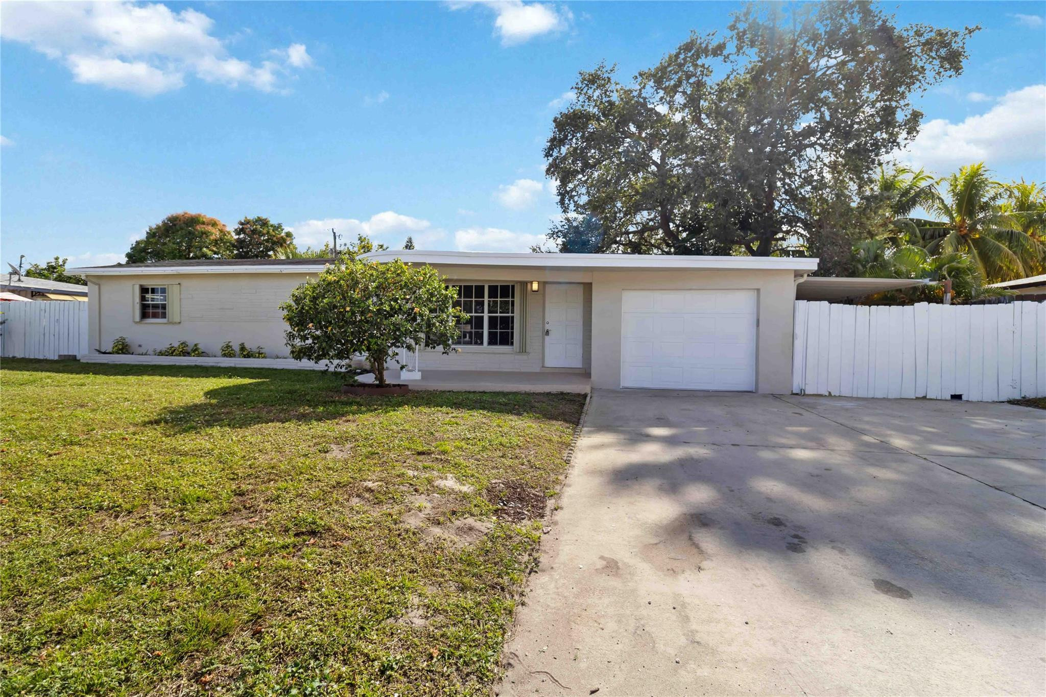 7040 Southwest 16th Street Hollywood, FL 33023 - Photo 2 of 27 Photo 2