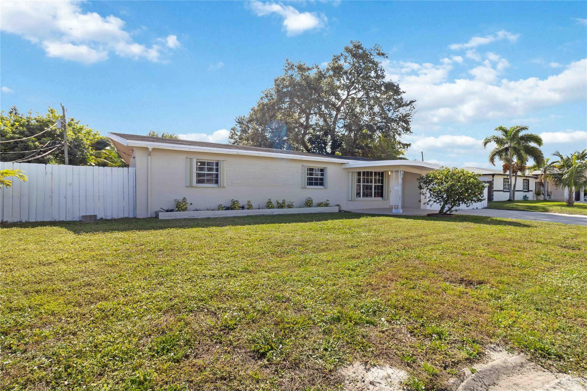 7040 Southwest 16th Street Hollywood, FL 33023 - Photo 3 of 27 Photo 3