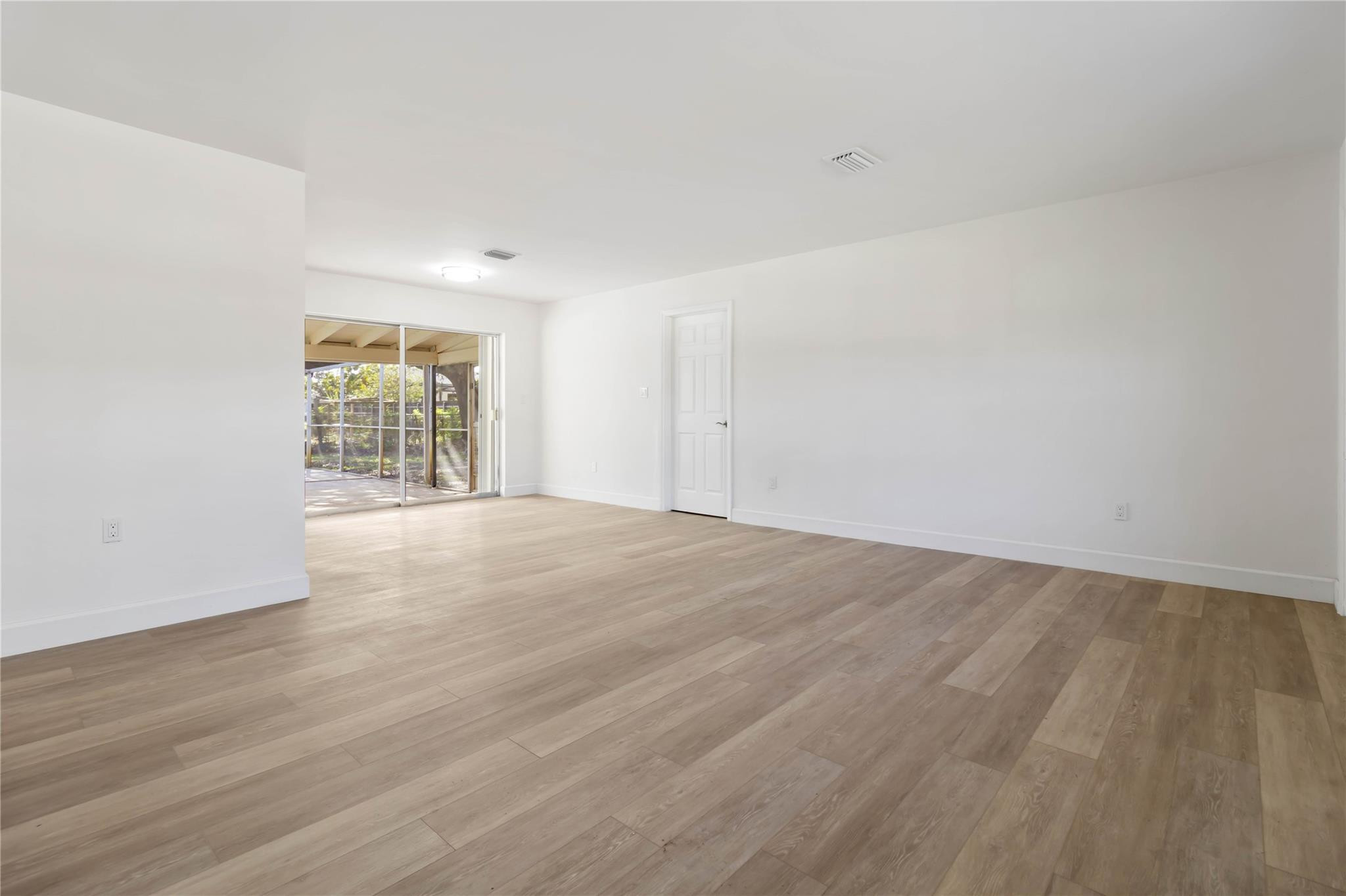 7040 Southwest 16th Street Hollywood, FL 33023 - Photo 8 of 27 Photo 8