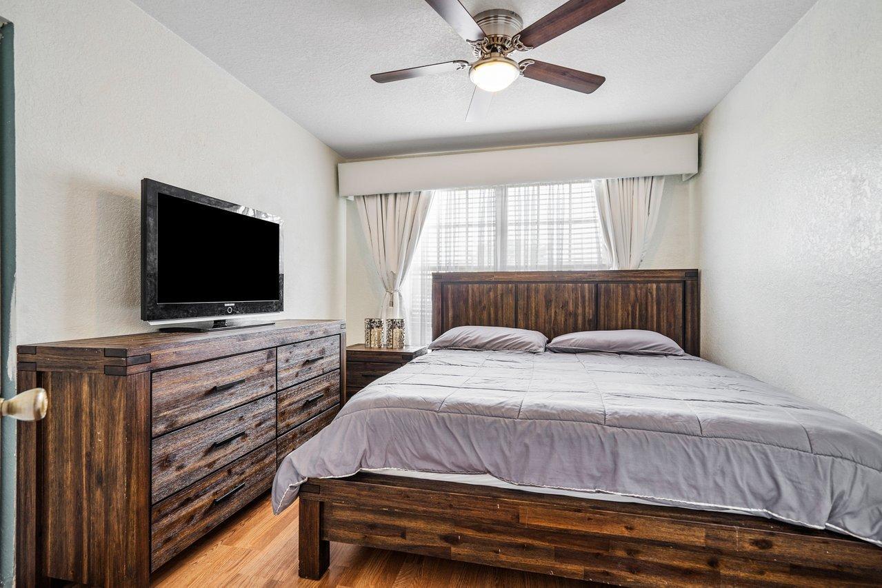 5743 Raceway Road Lake Worth, FL 33449 - Photo 17 of 44 017-5743RacewayRoad-LakeWorth-FL-33449-S
