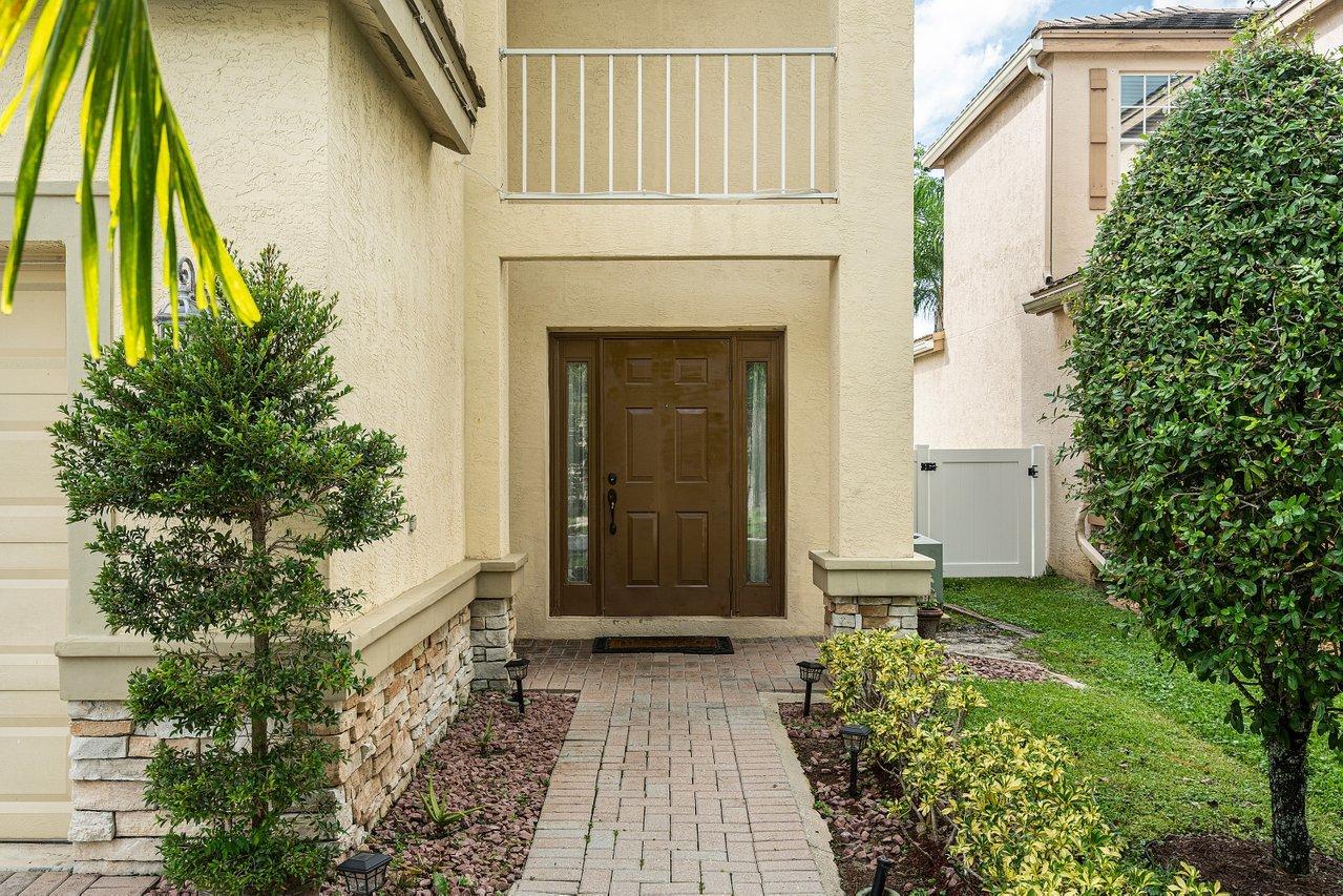 5743 Raceway Road Lake Worth, FL 33449 - Photo 4 of 44 004-5743RacewayRoad-LakeWorth-FL-33449-S