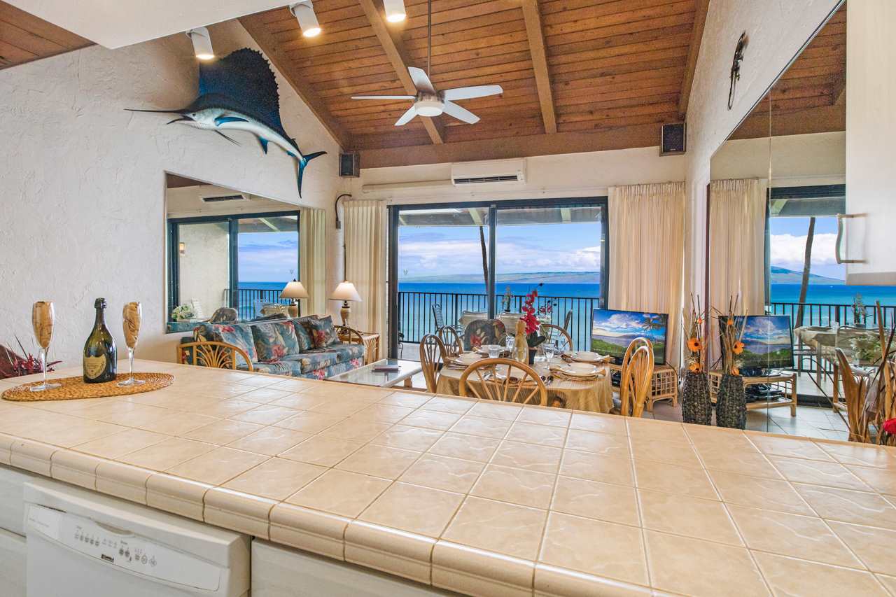 3543 Lower Honoapiilani Road, Unit F405 Lahaina, HI 96761 - Photo 6 of 30 a view of a lobby with furniture