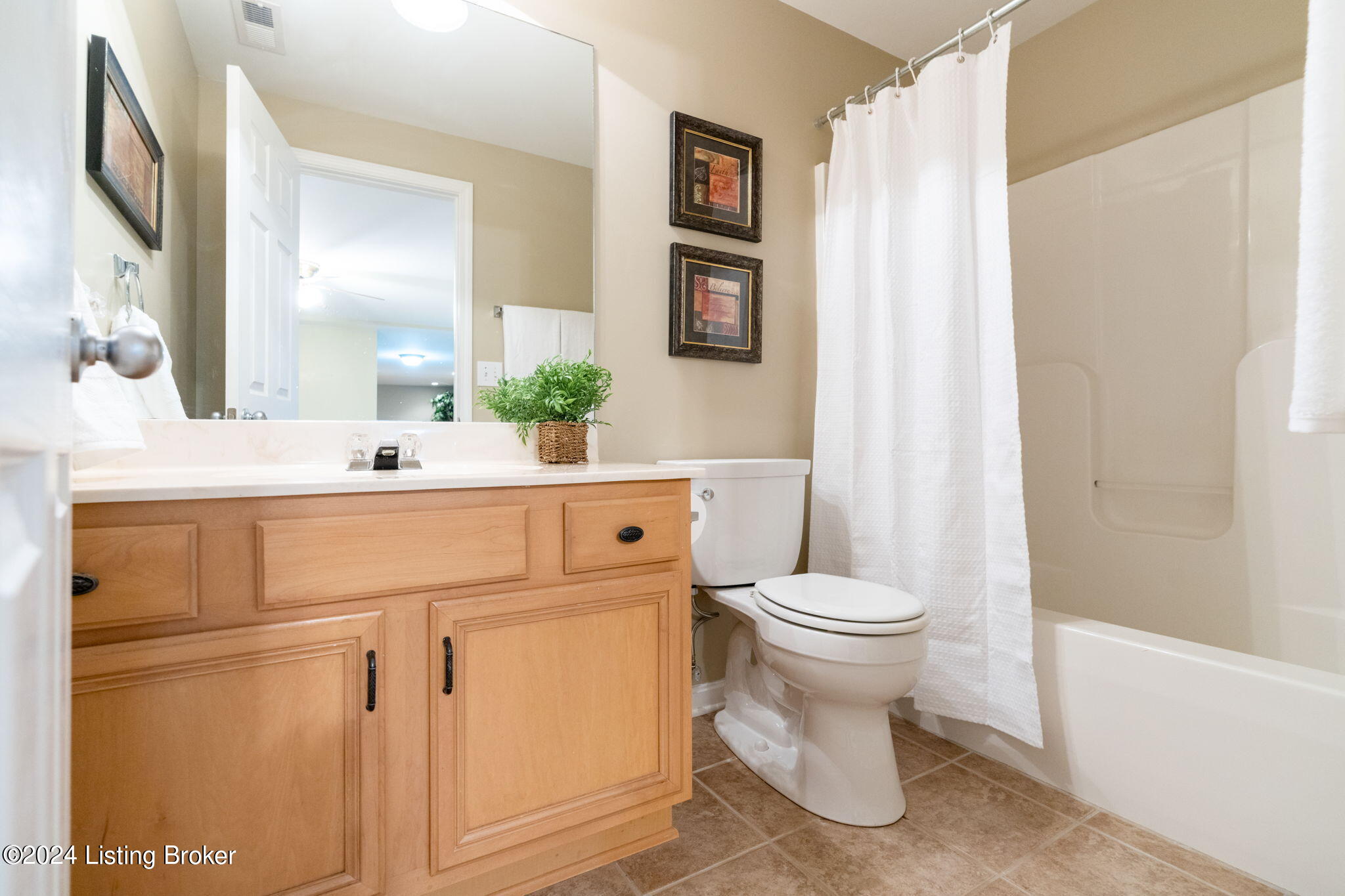 1225 Williams Ridge Road Louisville, KY 40243 - Photo 39 of 50 Guest Bathroom