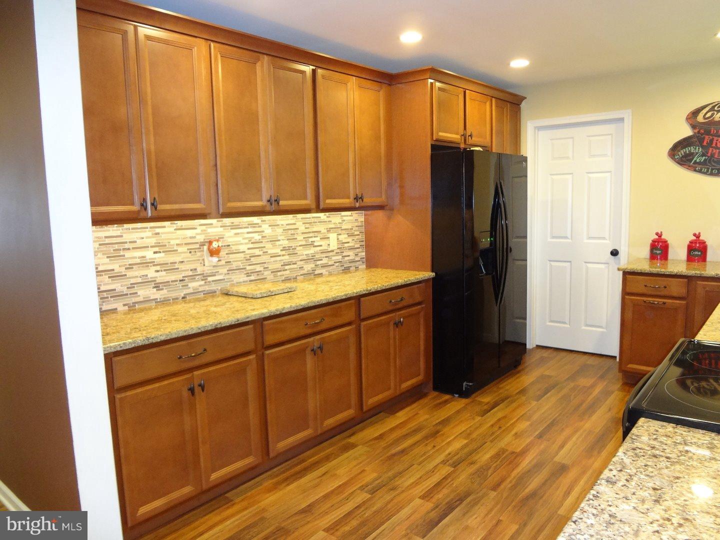 6 North Kingston Road Newark, DE 19713 - Photo 11 of 25 Kitchen